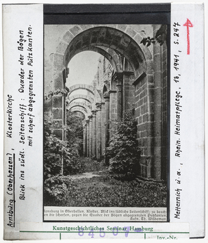 Vorschaubild Arnsburg: Zisterzienserkirche, Ruine, Blick ins südliche Seitenschiff 